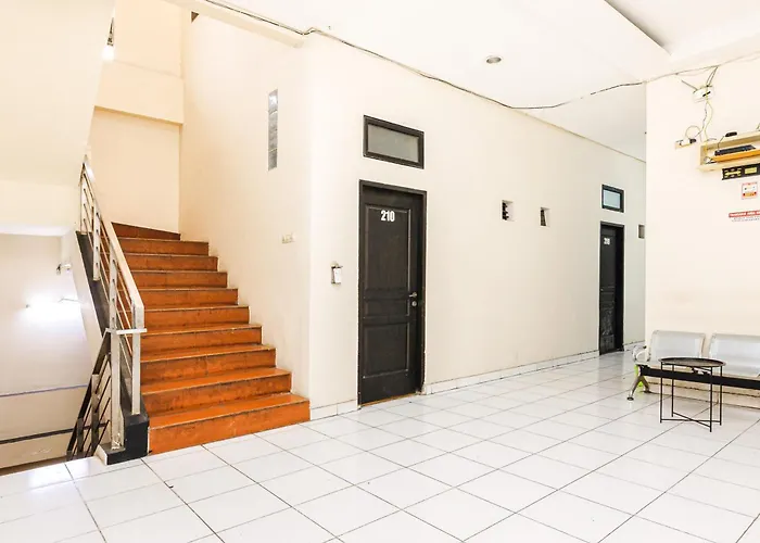 Urbanview Hotel Residence 446 Tanjung Duren Jakarta